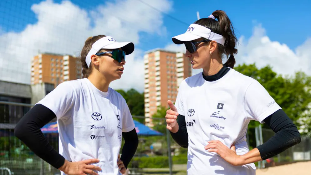 Leona Kernen (links) und Joana Mäder spielen erst seit dieser Saison zusammen