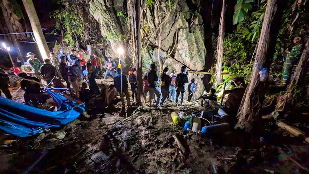 HANDOUT - Rescue teams are at work to evacuate people trapped in a cave in Xaisomboun province. Photo: Josh Richards/dpa - ATTENTION: For editorial use only in connection with current reporting and only with full attribution to the above credit