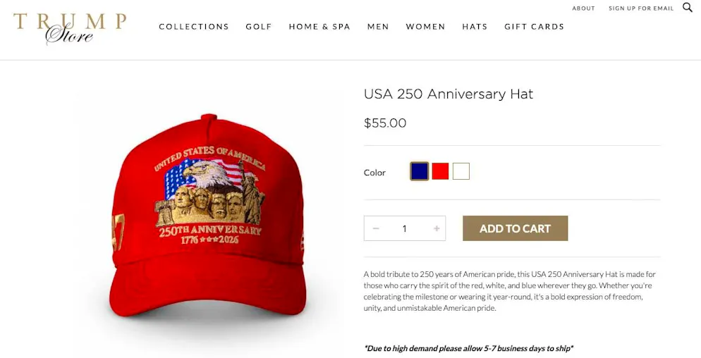 A titre de comparaison, la casquette emblématique des Yankees de New York coûte chez nous deux fois moins cher que la casquette anniversaire de Trump.
