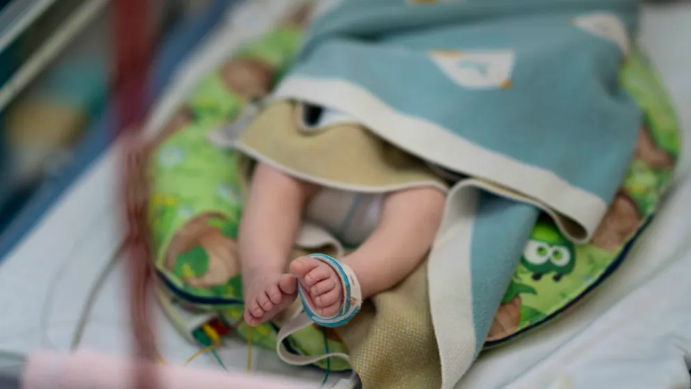Noch vor der Geburt sollen Babys vor Hirnhautentzündungen geschützt werden. (Symbolbild)