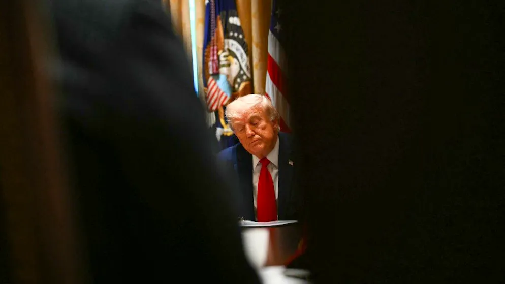 «Sur la base du volontariat». Trump adopte un décret très souple sur la sécurité de l’intelligence artificielle