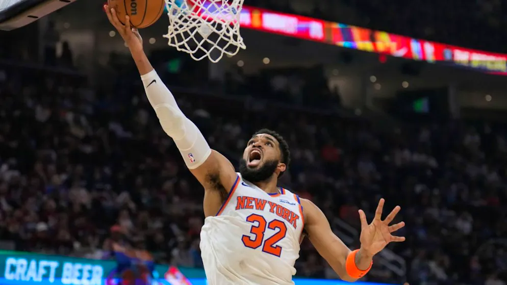 I Knicks tornano in finale e il sindaco di New York ha voluto fare un regalo ai bambini della città.