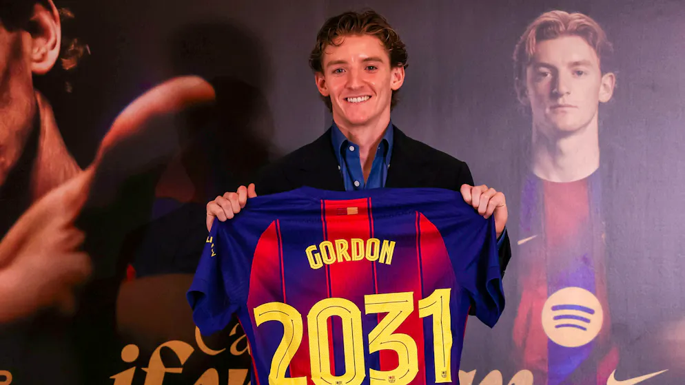 Anthony Gordon is transferring to FC Barcelona. 