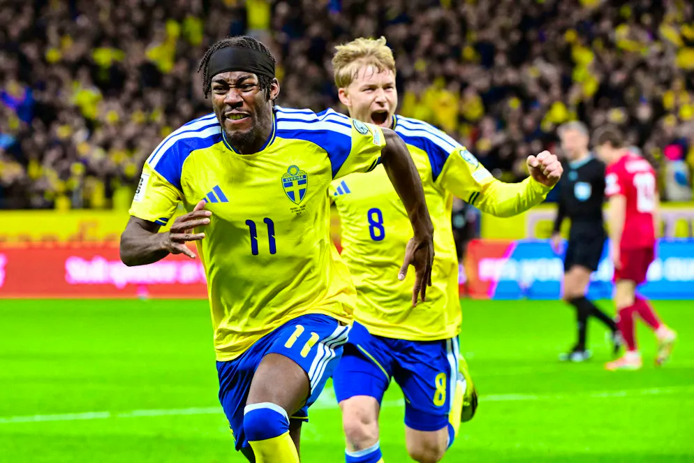These are the jerseys of the World Cup participants. Elanga and Svensson celebrate a goal in the Swedish home kit.