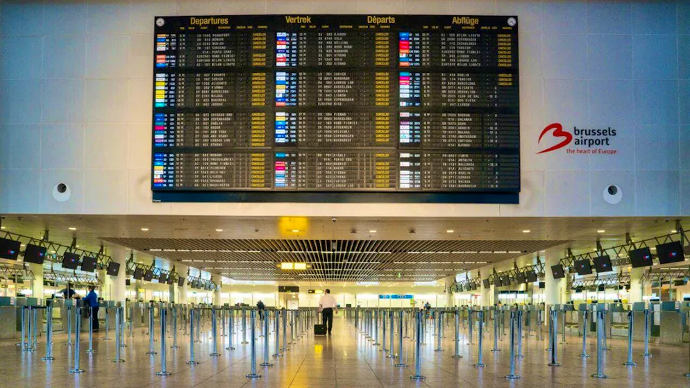 ARCHIVE - Some passengers at Brussels Airport during a national strike in October 2025. Photo: Marius Burgelman/Belga/dpa