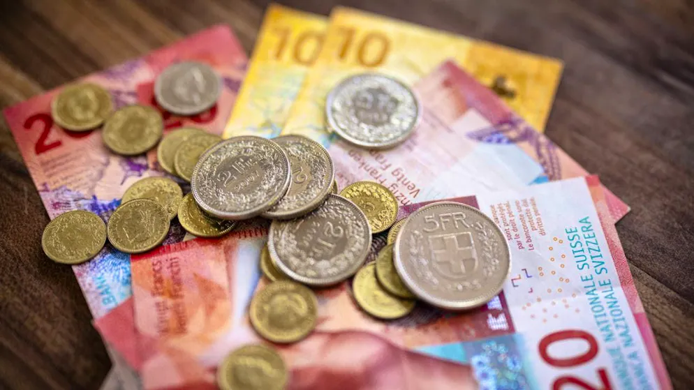 It remains to be seen whether the 13th AHV pension will be financed with more VAT or with more VAT and higher salary contributions. The National Council wants to continue to rely on a temporary increase in VAT. (theme picture)