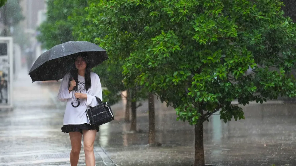 L'avancée de la tempête tropicale Jangmi vers Tokyo a incité les autorités japonaises à demander à des centaines de milliers de personnes à évacuer certaines zones.