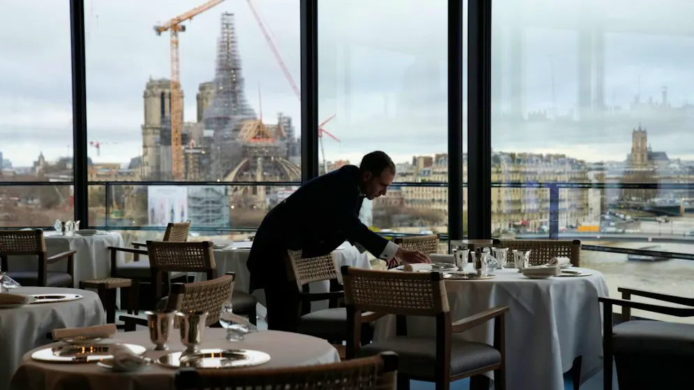 En France, l'activité dans les services, notamment, a souffert, enregistrant sa plus forte contraction depuis novembre 2020. (archive)