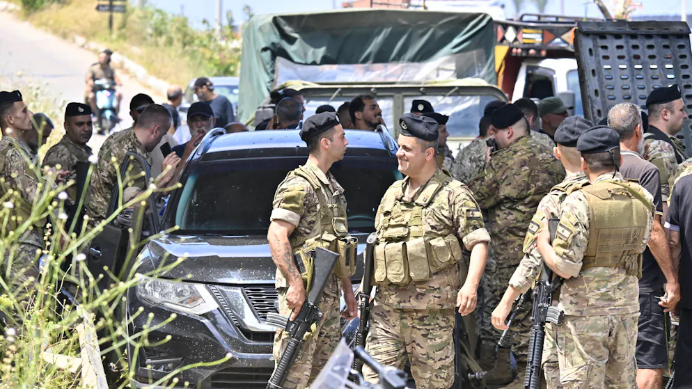 Selon l'Agence nationale d'information (Ani, officielle), une frappe a visé une voiture à Khaldé, à l'entrée sud de la capitale, sur l'autoroute côtière.