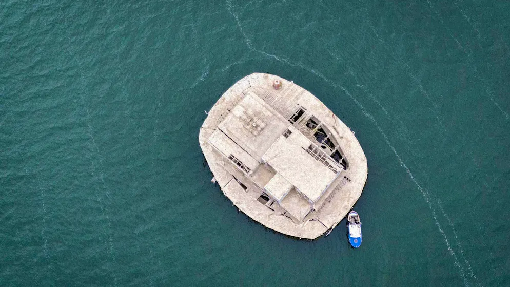 With bird droppings and rust: Mini island off the coast of Rügen to be auctioned - Gallery. After reunification, the island gradually fell into disrepair.
