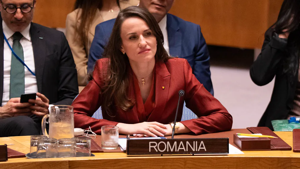 «Il est clair que nous devons renforcer les capacités de surveillance aérienne et de défense antiaérienne sur l'ensemble du flanc est» de l'Otan, a déclaré la ministre des affaires étrangère roumaine.