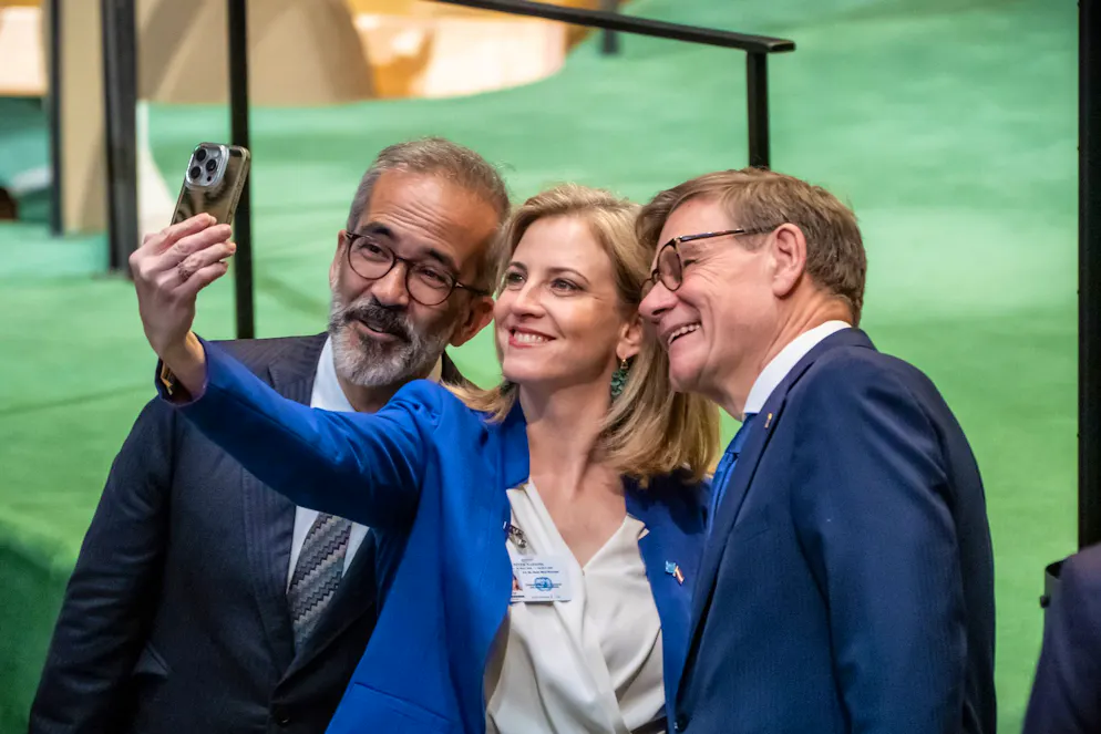 Deutschland scheitert krachend bei Wahl zu UN-Sicherheitsrat – Gallery. Wahlkampf gegen Freunde: Aussenminister Wadephul mit seiner Amtskollegein aus Österreich, Beate Meinl-Reisinger, und seinem portugiesischen Amtskollegen Paulo Rangel.