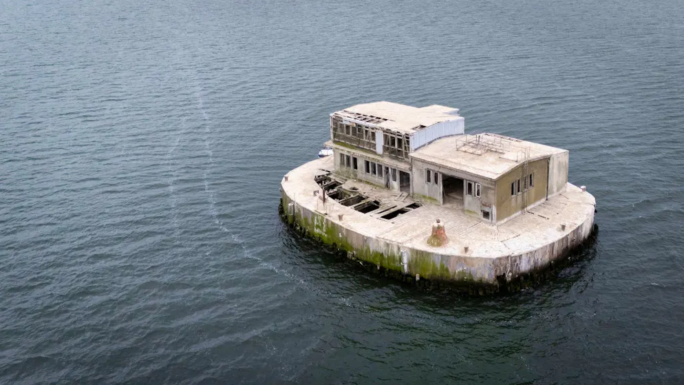 Mit Vogelkot und Rost: Mini-Insel vor Rügen wird versteigert – Gallery. Die Auktion findet am 4. Juni in Hamburg statt.