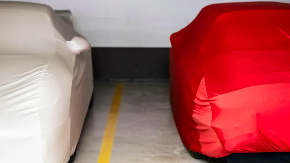Zwei Jugendlich hatten es im Kanton Bern und anderswo auf teure Autos abgesehen. Ihnen legt die Jugendanwaltschaft 14 Einbrüche zur Last. (Symbolbild)