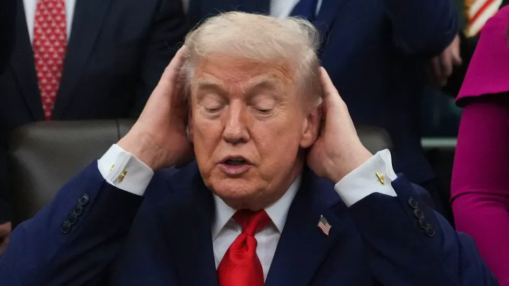 È quello il motivo?. Trump sospende un farmaco contro la caduta di capelli: «Ha effetti sull'umore»