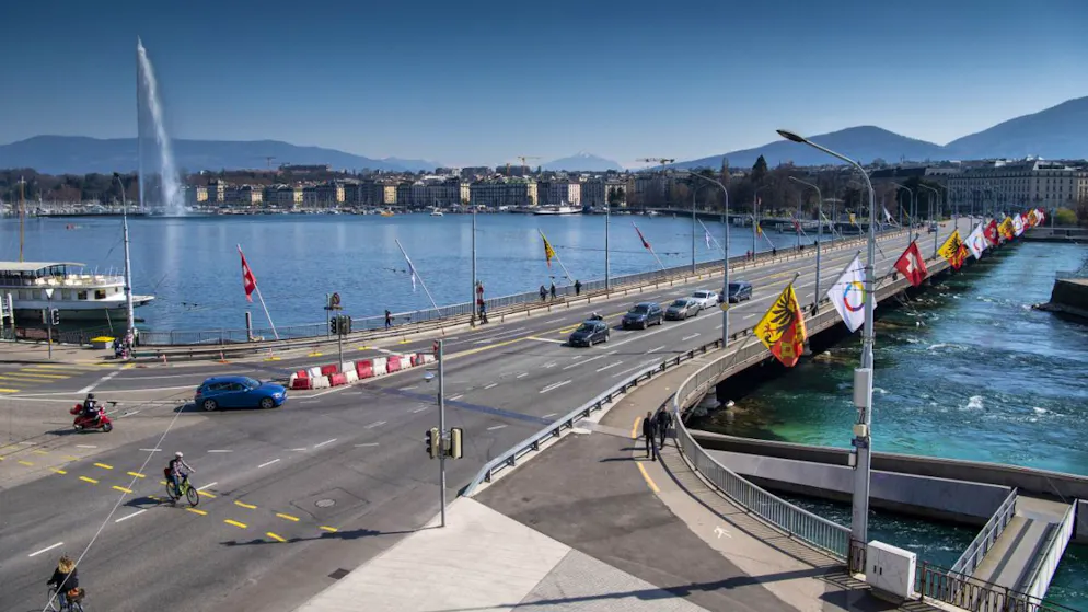 Deal for demo route. Geneva and G7 opponents reach compromise