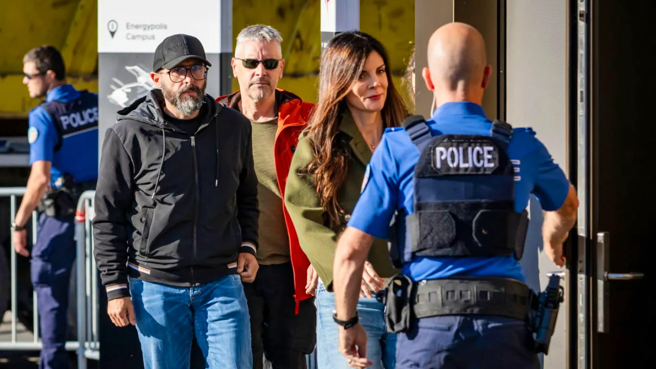 Fire disaster. Jacques and Jessica Moretti are questioned together