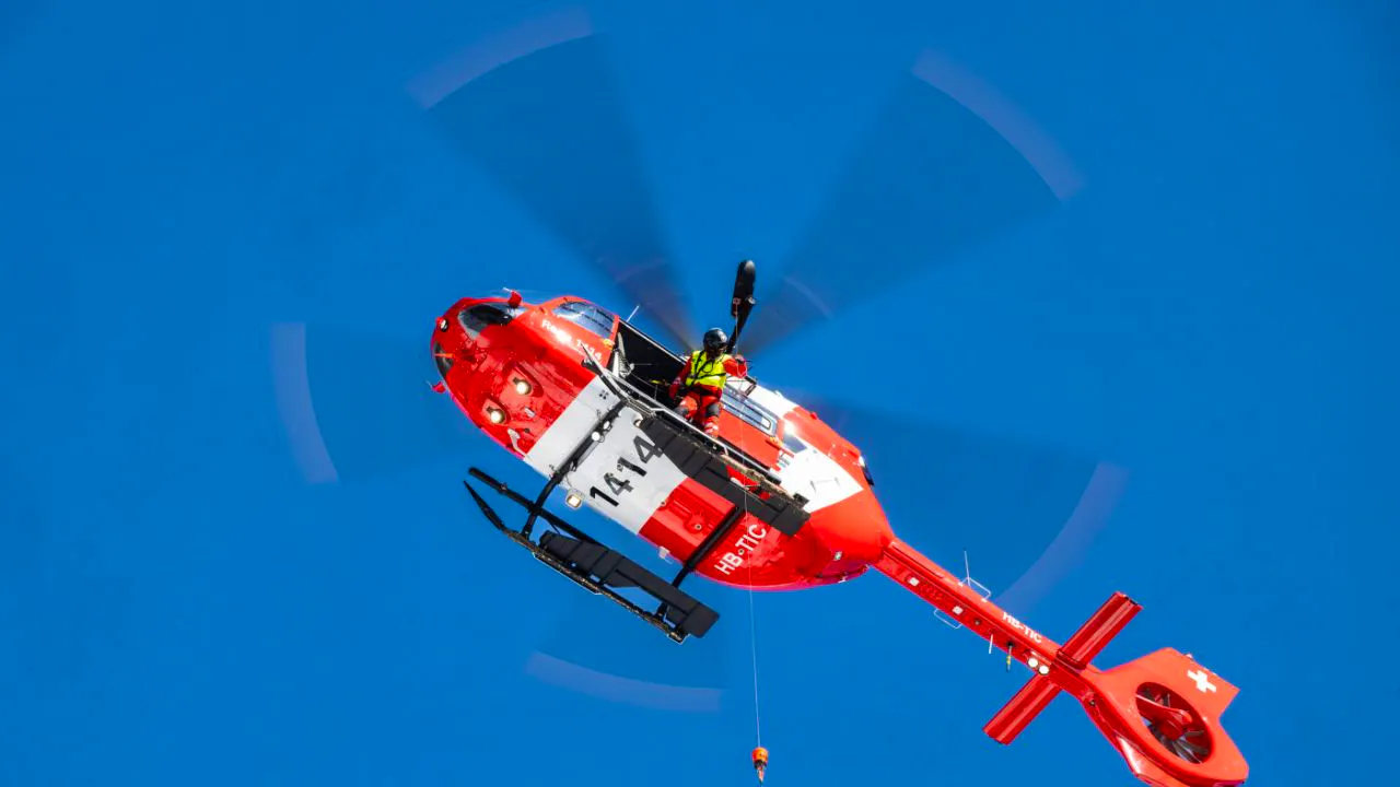 Incidente aereo. SG: 47enne in tuta alare perde la vita a Vättis