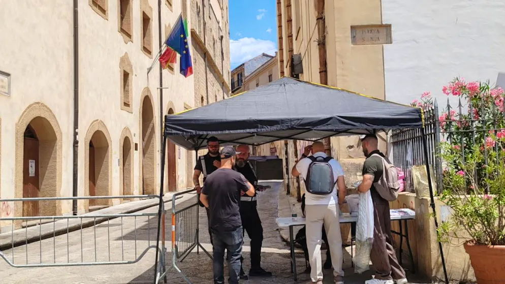 Anche Madonna tra gli ospiti. Tutto pronto per la festa di nozze di Dua Lipa e Callum Turner a Palermo