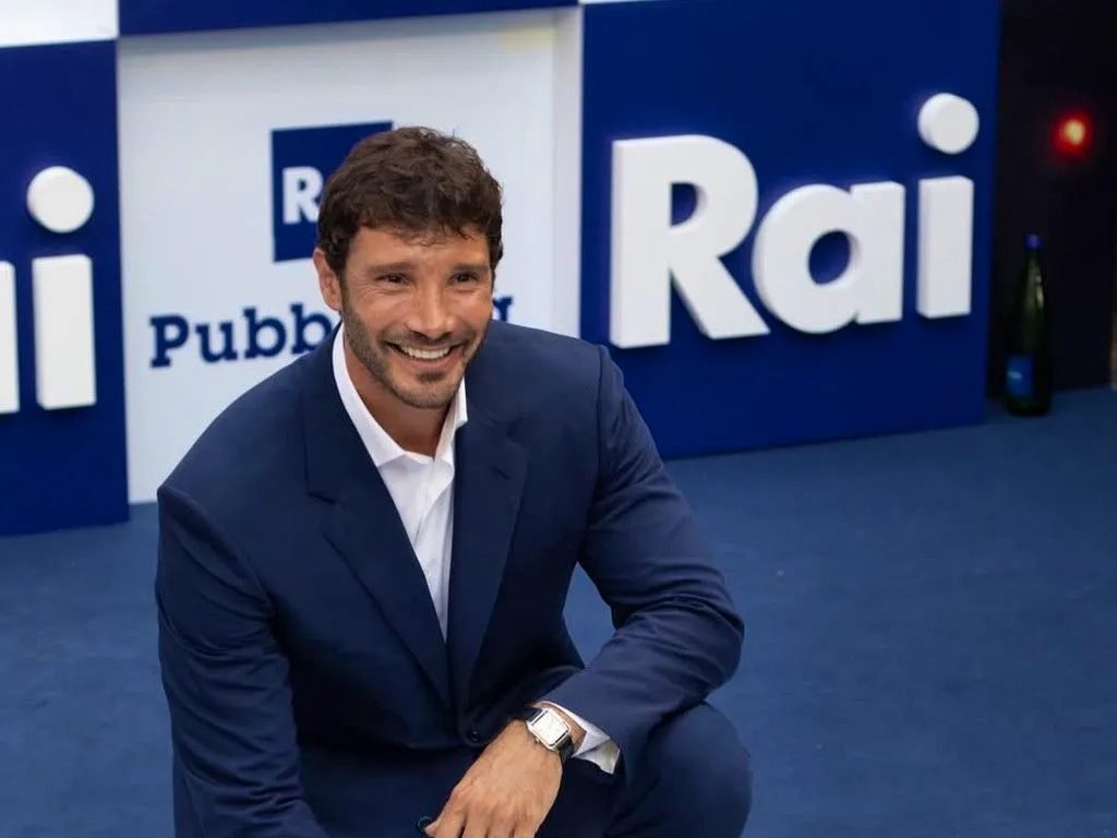 Spettacolo. Stefano De Martino annuncia le date di Sanremo 2027