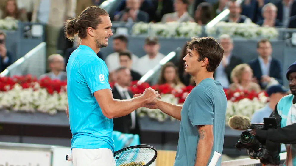 French Open in the ticker. Zverev breaks in the first game