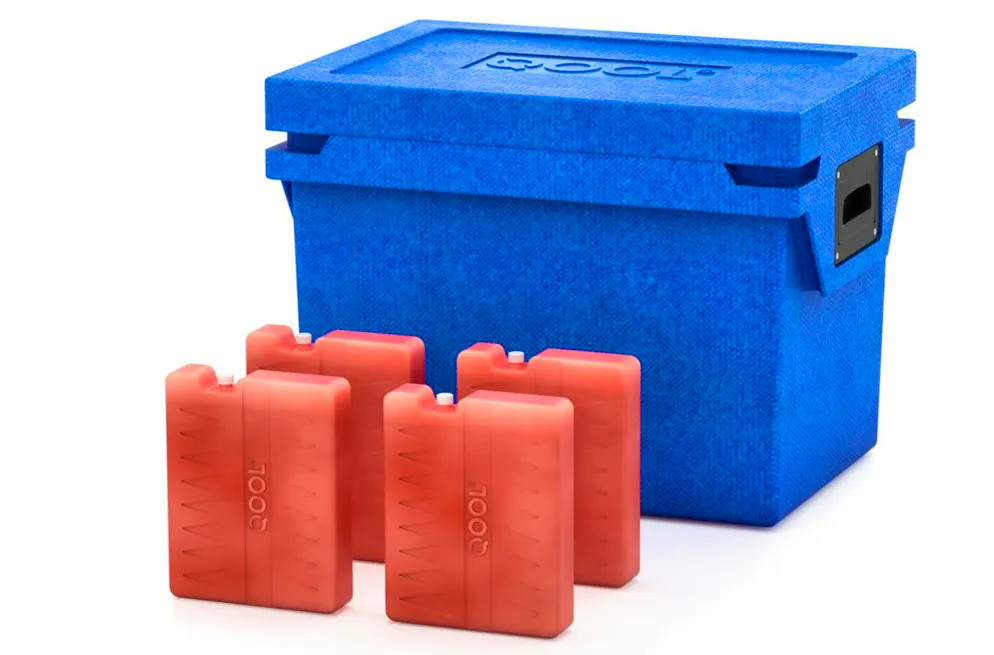 At around 400 francs, the cool box is a little more expensive, but it reliably keeps drinks cold for several days.