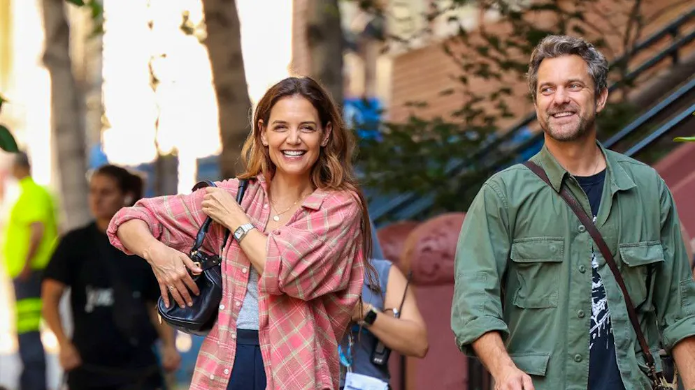 Nuova commedia romantica. Katie Holmes e Joshua Jackson di nuovo insieme per la première di «Happy Hours»