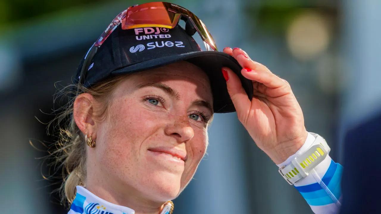 Giro d'Italia. Vollering still catches Van der Breggen