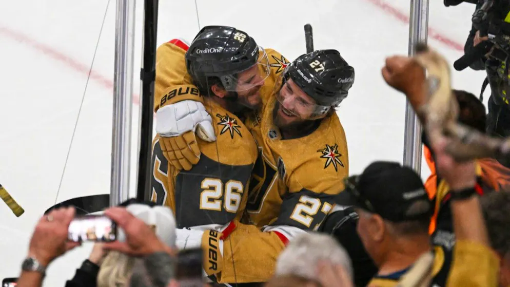 Finale NHL. Carolina frôle l’exploit, Vegas s’en sort dans un duel épique