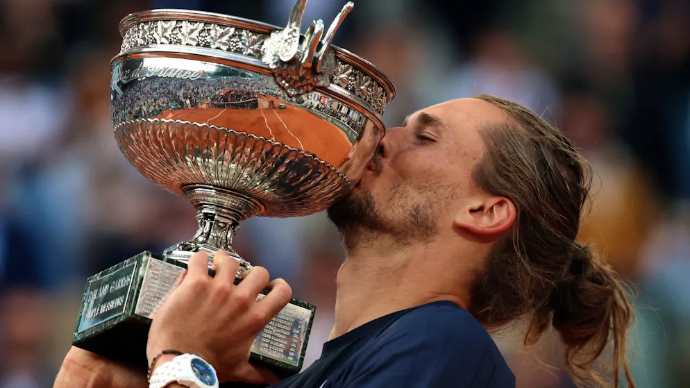 Quatrième finale, premier sacre. Alexander Zverev décroche enfin son premier titre du Grand Chelem