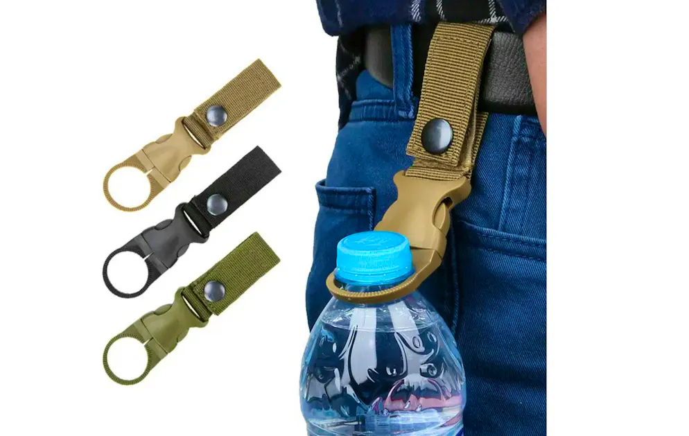 The mobile bottle holder can simply be clipped onto the belt.