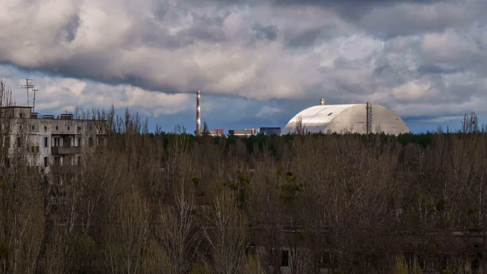 Guerra in Ucraina. Drone russo su un'area di stoccaggio a Chernobyl: «Radiazioni nei limiti»