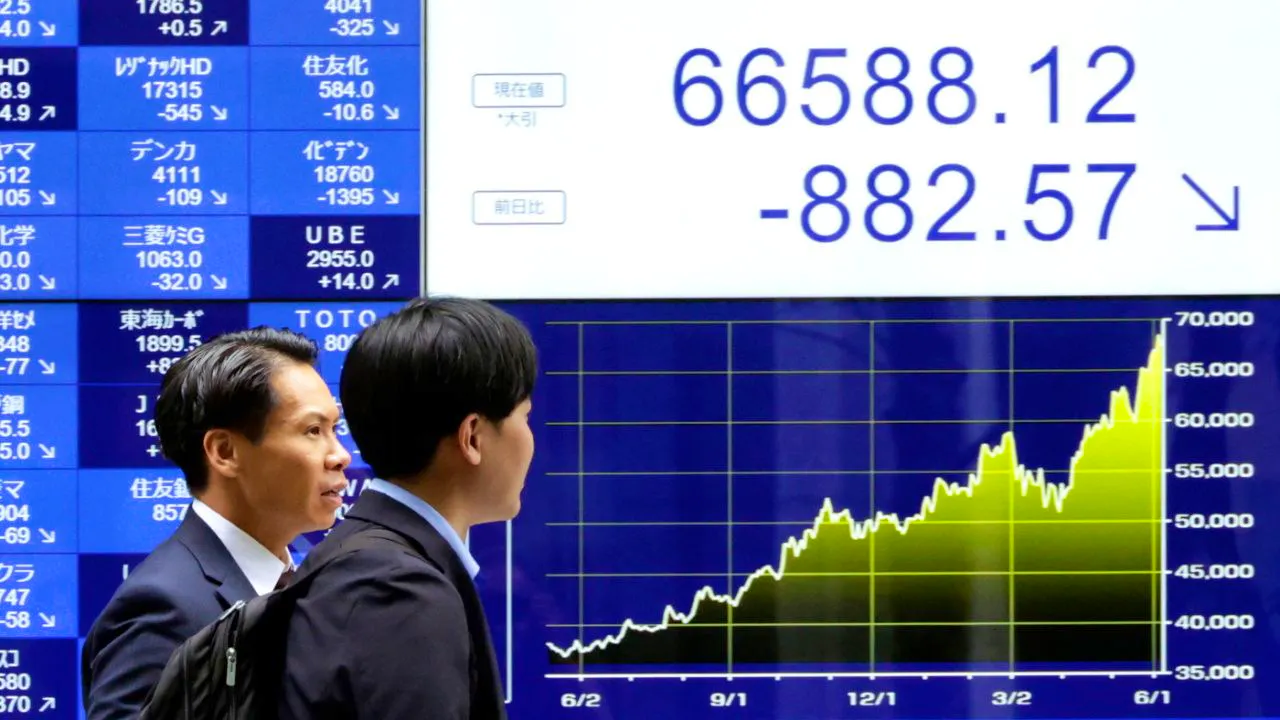 Market and stock exchange. Escalation in the Middle East weighs on stock markets in South Korea and Japan