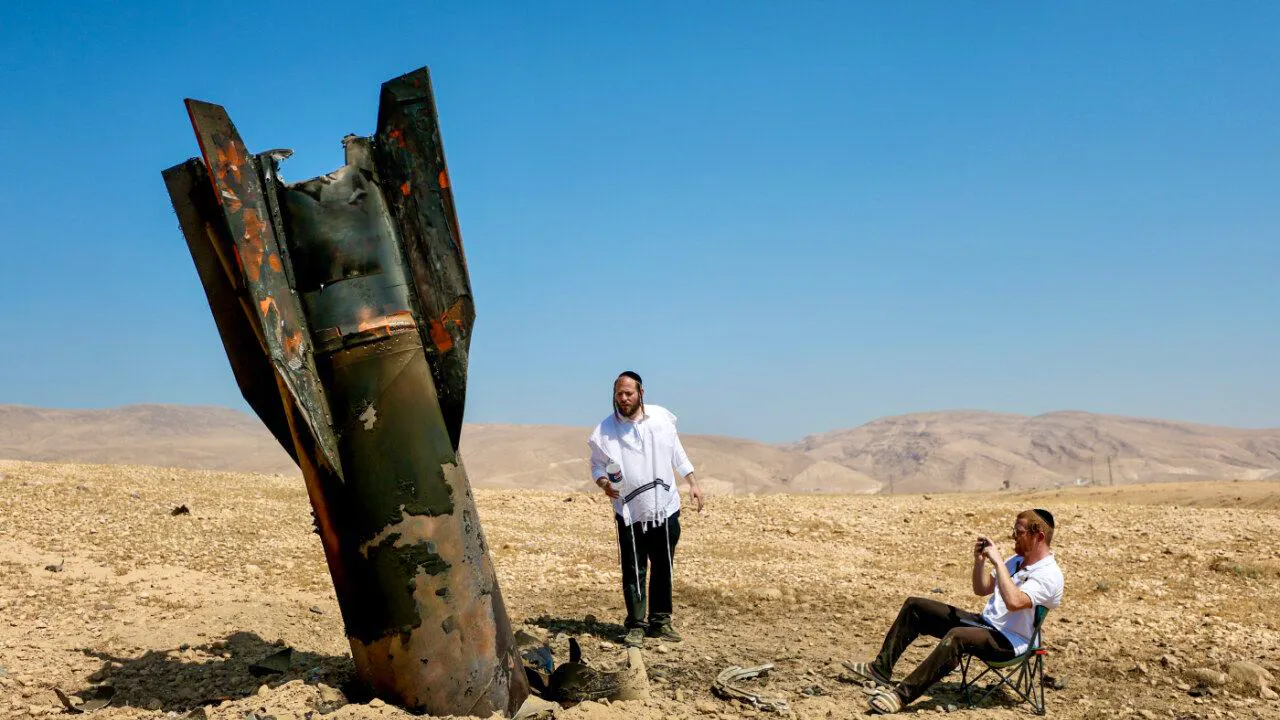 Politik. Israel und Iran stellen Angriffe ein – und drohen weiter