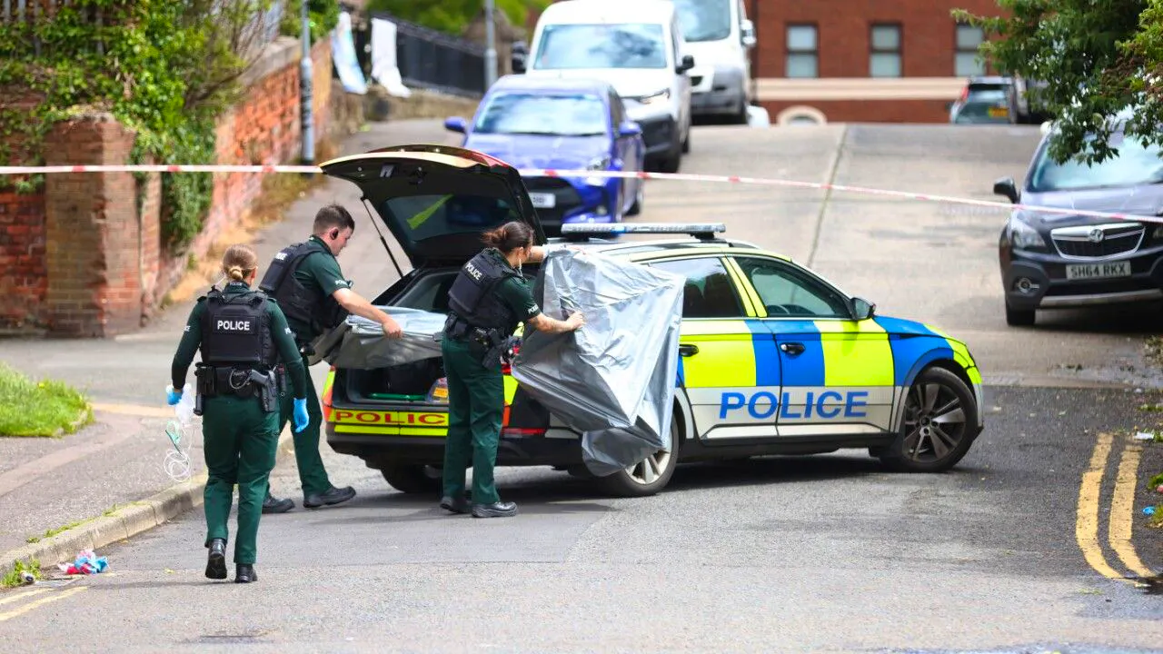 Grossbritannien. Messerangriff in Belfast schockt Briten – Angst vor Krawall