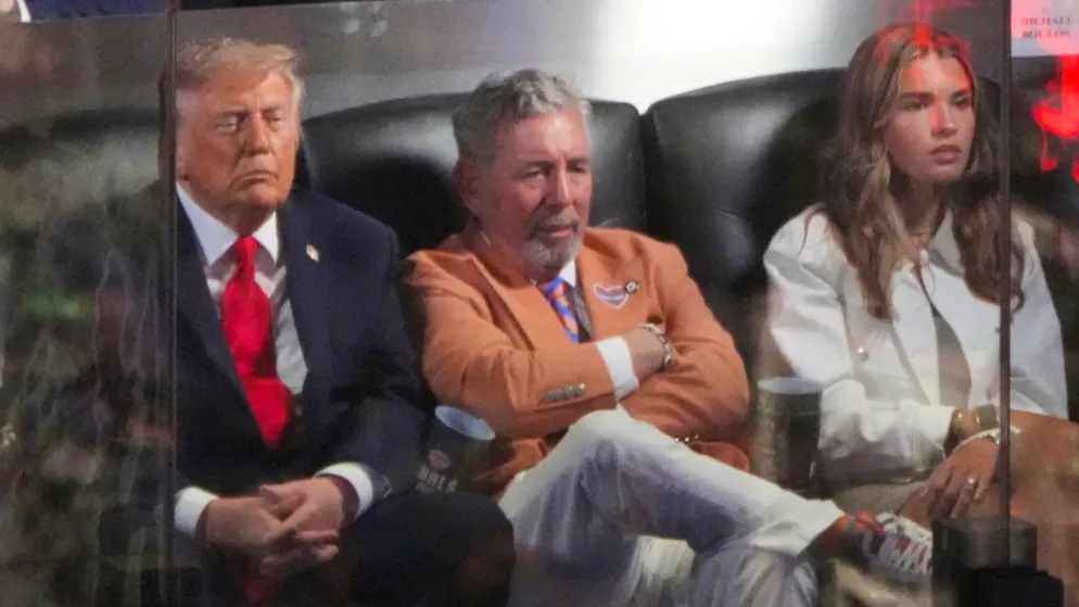 New York. Trump accolto da pesanti fischi al Madison Square Garden per la finale NBA tra i Knicks e gli Spurs. Ecco il video