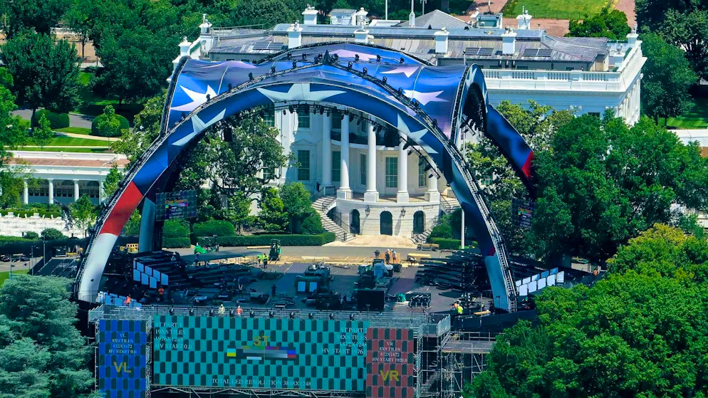 The 250th anniversary of the United States and Trump’s 80th birthday: The stage for the UFC fight on June 14 is being set up in front of the White House. (June 7, 2026)