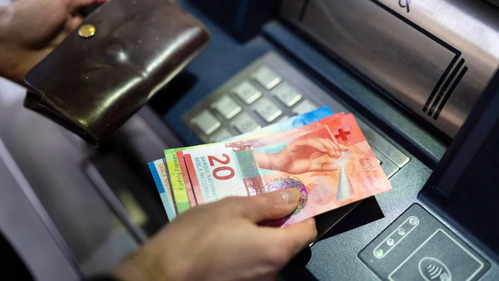 Contante in calo. Bancomat: la svolta di una rete unica appare ancora lontana