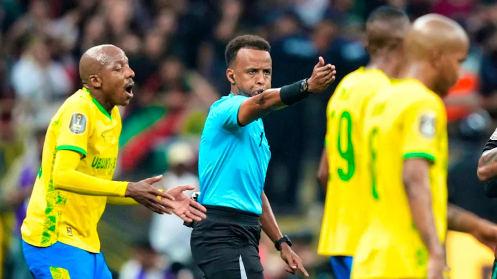 «Avevo i documenti giusti». Il miglior arbitro africano non fischierà al Mondiale: espulso da Trump, ora rompe il silenzio