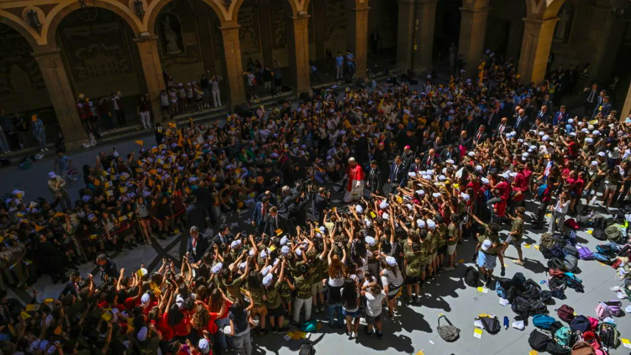 Chiesa cattolica. Il Papa nel carcere di Barcellona e poi all'Abbazia di Montserrat