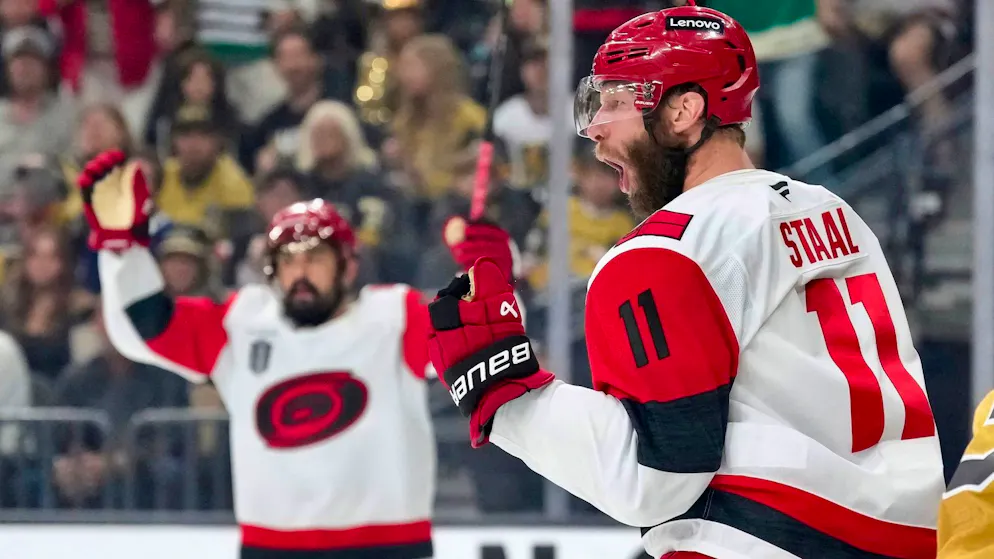 NHL. Carolina recolle face à Vegas et récupère l’avantage de la glace