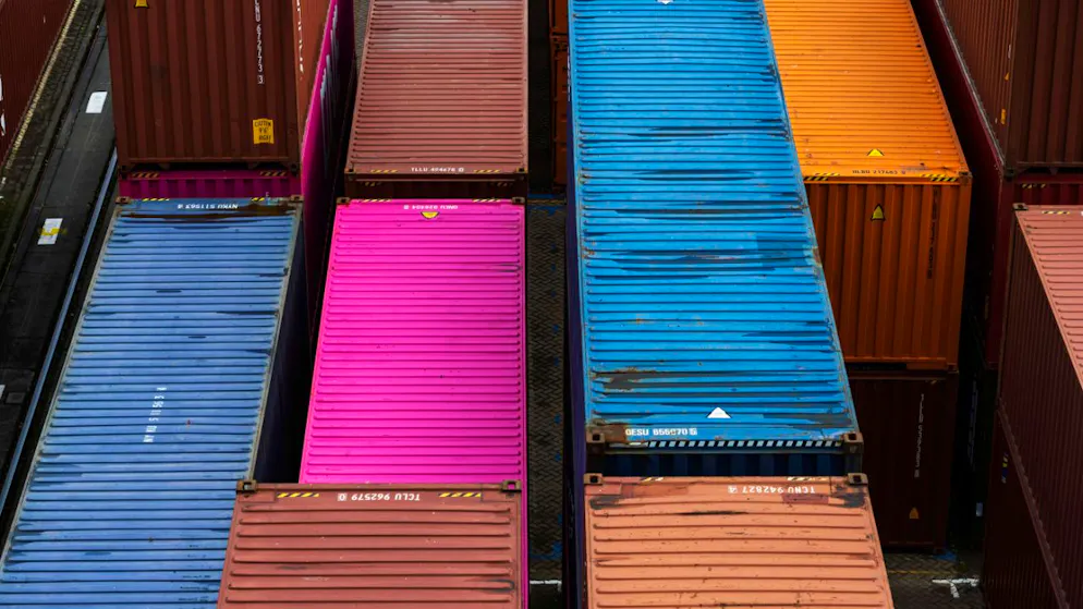 Experts from 11 institutions. Report sees key role for Switzerland in commodities trading