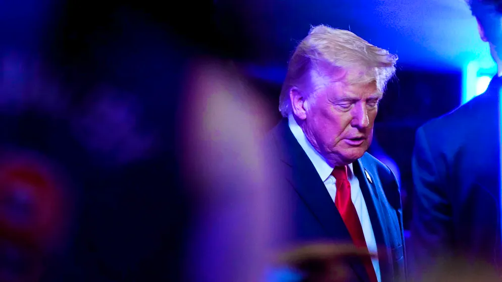 Sempre più in difficoltà. Trump verso gli 80 anni, solo e assediato: il suo potere si sta esaurendo?