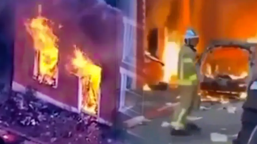 Reaction to knife attack. Families flee, streets burn - Belfast descends into chaos