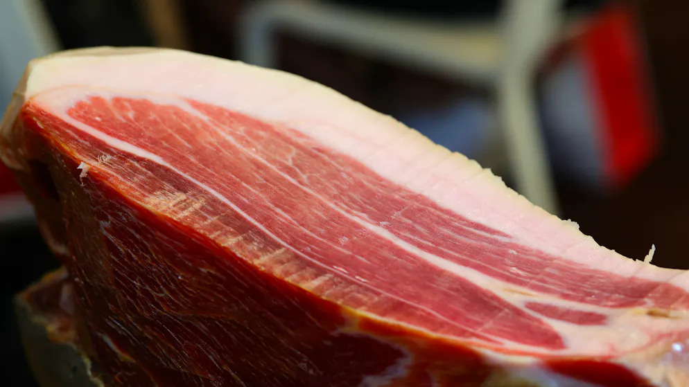 Un laboratoire pour limiter les dégâts. Sel, gras, nitrites, risque de cancer: tout n'est pas bon dans le jambon