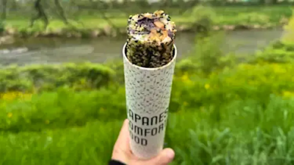Chopsticks are suddenly superfluous. Migros brings viral sushi hit to the store
