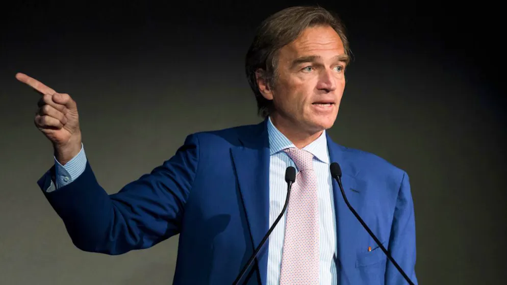 Re-elected. Jean-Philippe Rochat remains a member of the FIS Council