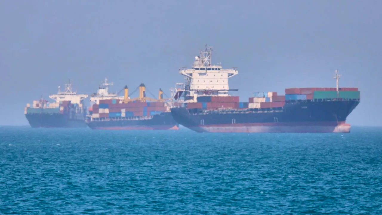 Conflitti. L'Iran annuncia la chiusura totale di Hormuz 'fino a nuovo ordine'