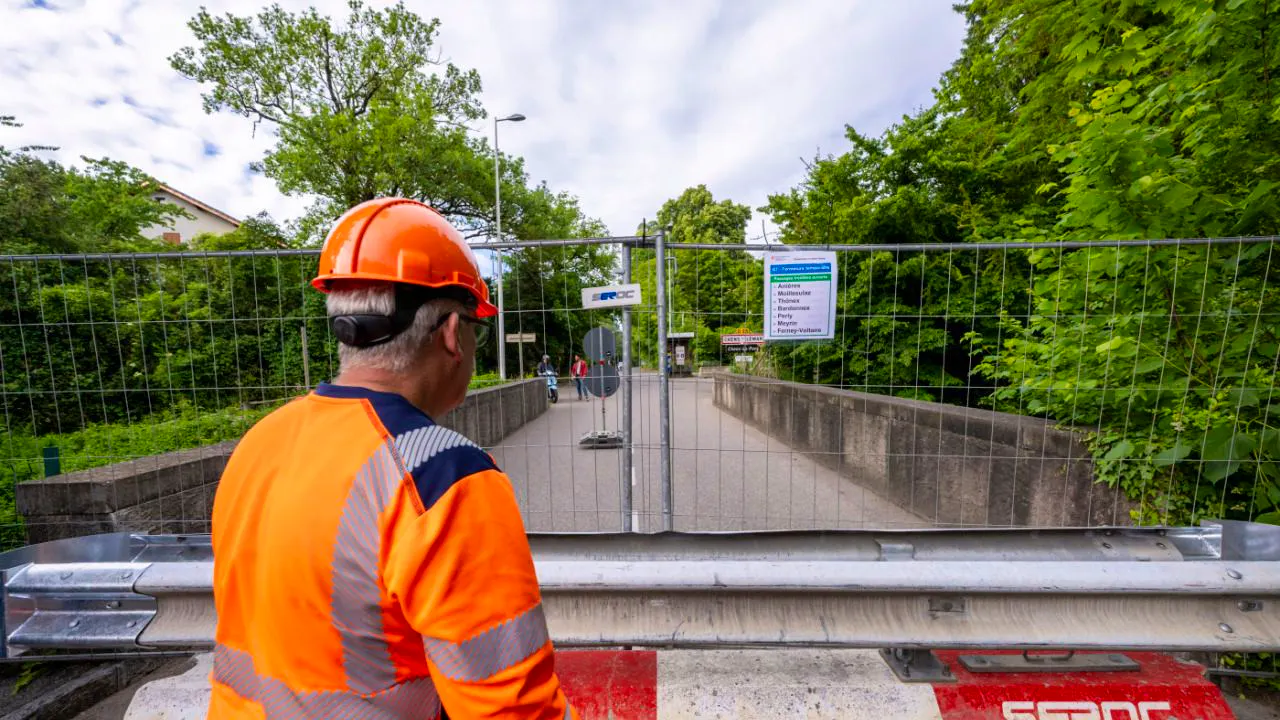 Government. Geneva Closes Border with France for G7 Summit