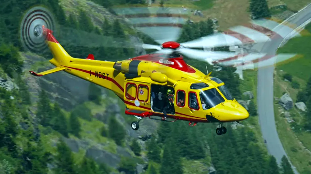 Solcio di Lesa. Cade elicottero sulle rive del Lago Maggiore, muore uno svizzero, 3 i feriti